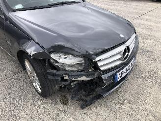 Mercedes C-klasse V6  AVANTGARDE picture 8