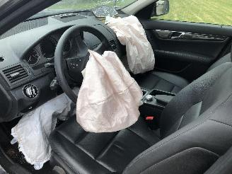 Mercedes C-klasse V6  AVANTGARDE picture 5