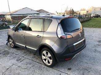 Vrakbiler auto Renault Scenic 1.5 DCI 2013/4