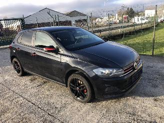 Schadeauto Volkswagen Polo TRENDLINE 1.0 MPI 2018/3