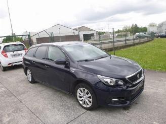 Voiture accidenté Peugeot 308 1.2   SW 2019/2