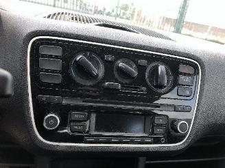 Volkswagen Up! 1.0 picture 17