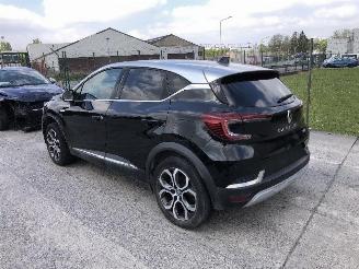 Renault Captur E-TECH HYBRID picture 3