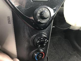 Toyota iQ 1.0 picture 20