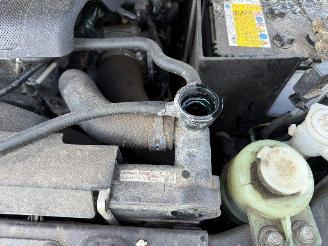 Mitsubishi L-200 2.4 DI-D picture 10