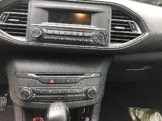 Peugeot 308 SW 1.2 TUBO picture 14