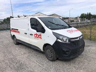 damaged passenger cars Opel Vivaro 1.6 CDTI 2019/1