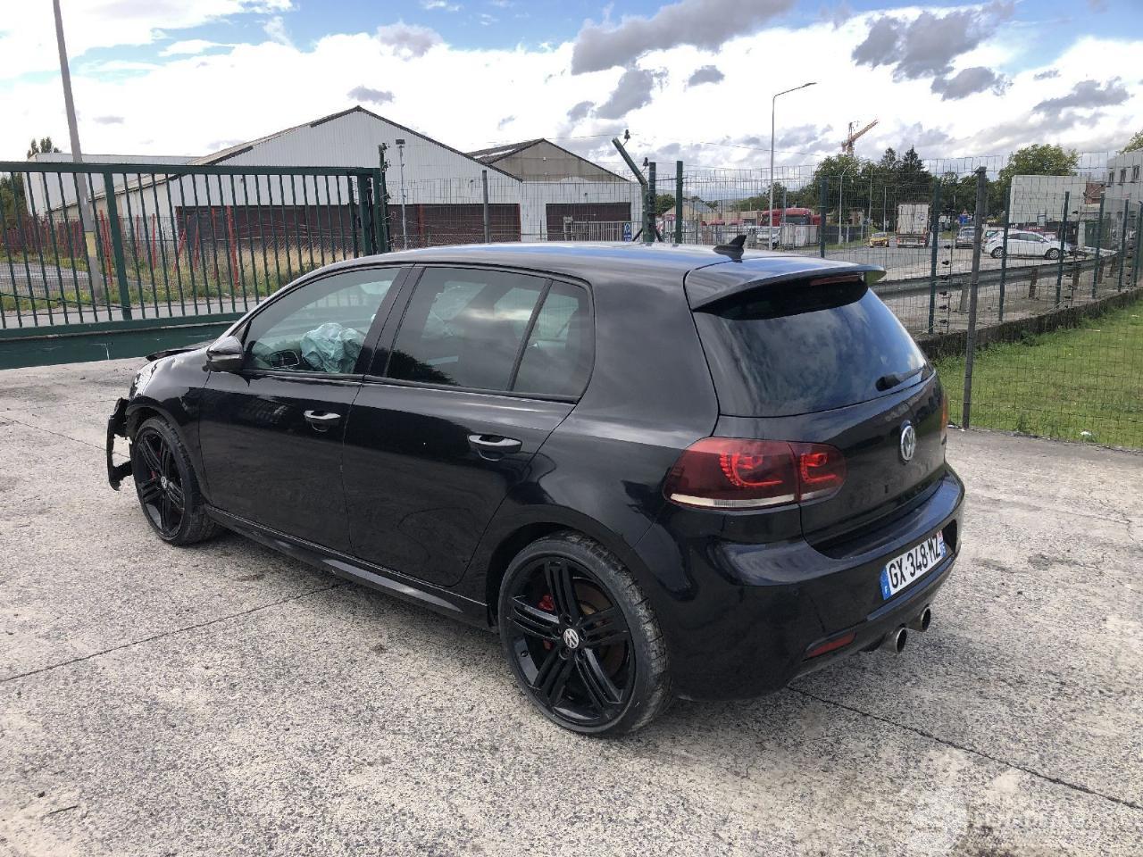 Volkswagen Golf 2.0 TFSI  R 4 MOTION