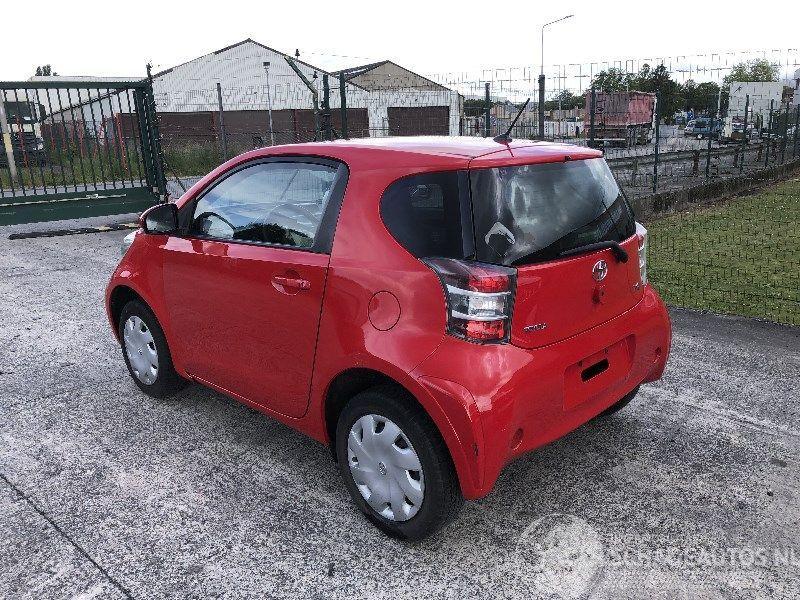 Toyota iQ 1.0