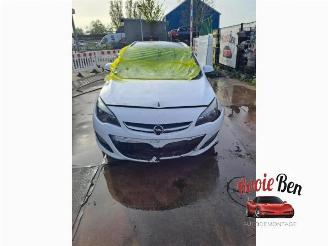 Uttjänta bilar auto Opel Astra Astra J Sports Tourer (PD8/PE8/PF8), Combi, 2010 / 2015 2.0 CDTI 16V 165 2015/6