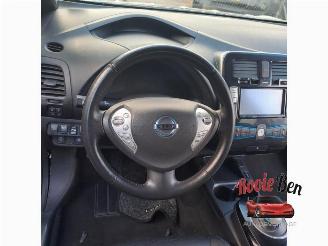 Nissan Leaf Leaf (ZE0), Hatchback, 2010 / 2017 Leaf picture 11