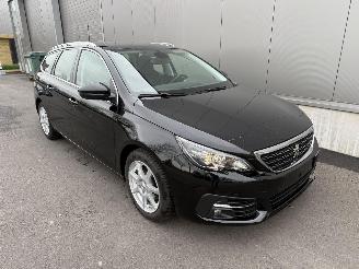 Damaged car Peugeot 308 1.5 HDI AUTOMATIC 2019/10