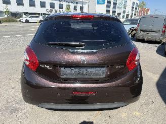 Peugeot 208 1.2I 3P picture 9