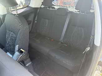 Peugeot 208 1.2I 3P picture 16