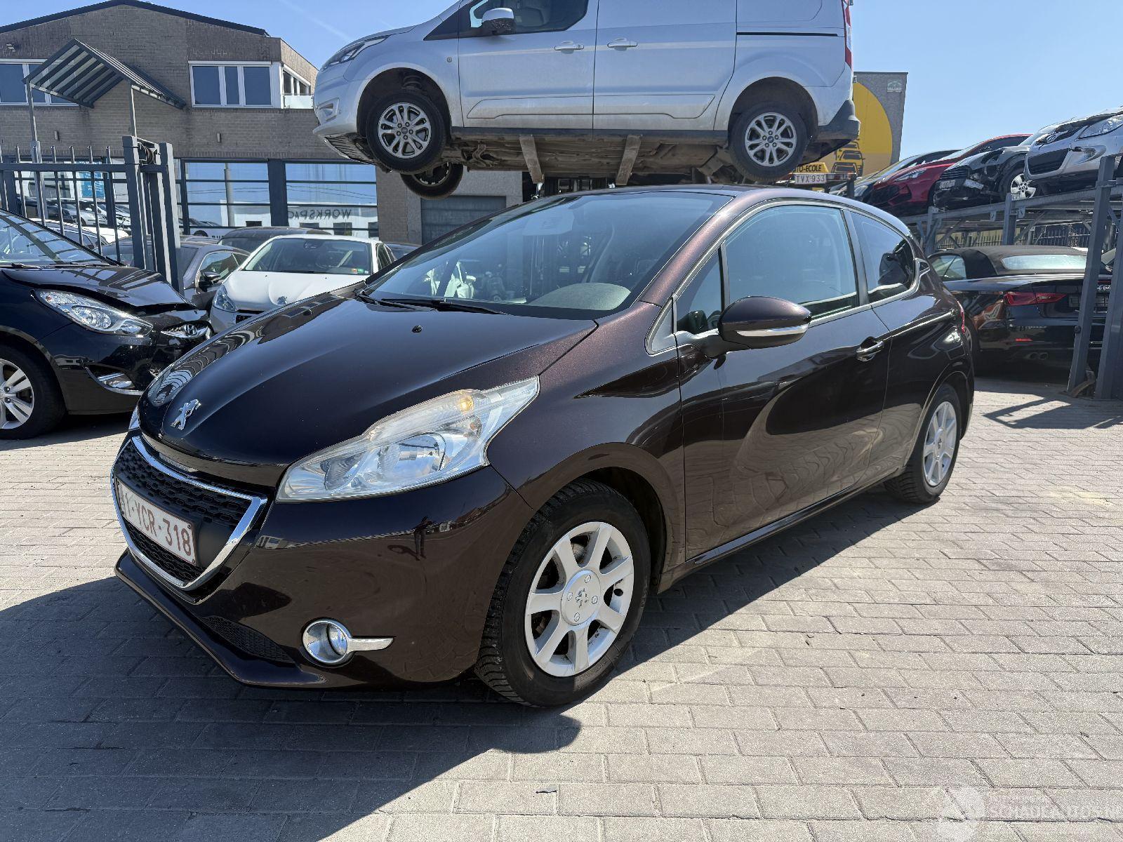 Peugeot 208 1.2I 3P