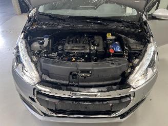 Peugeot 208 STYLE picture 9