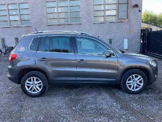 Schadeauto Volkswagen Tiguan 2.0 TDI 2011/1