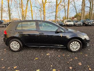 Schadeauto Volkswagen Golf TRENDLINE 2015/3