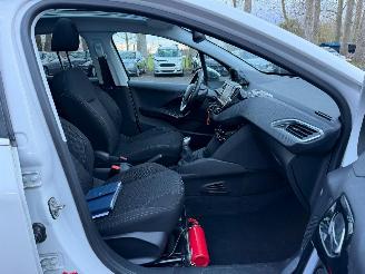 Peugeot 208 ALLURE picture 22