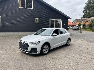 Damaged car Audi A1 TFSI  VIRT DASH AIRCO PDC B.J 2023 LICHTE SCHADE 2023/3