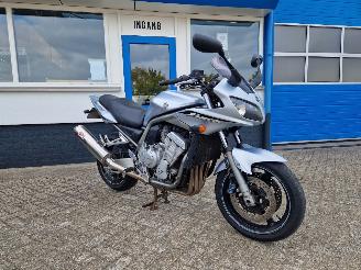 Yamaha  FAZER 1000 FZS picture 2