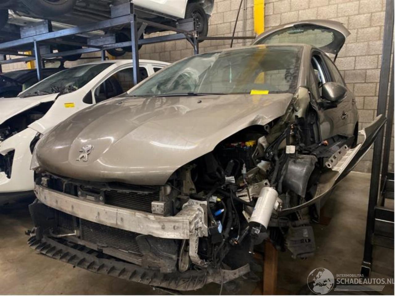 Peugeot 208 208 I (CA/CC/CK/CL), Hatchback, 2012 / 2019 1.6 e-HDi FAP