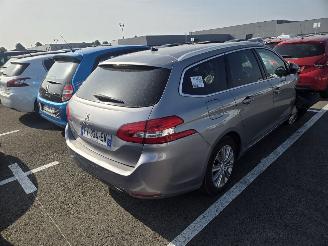 krockskadad bil auto Peugeot 308  2020/11