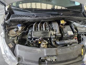 Peugeot 208  picture 10