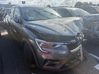 krockskadad bil auto Renault Arkana ETECH145 2021/9