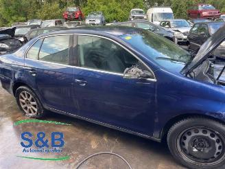 Volkswagen Jetta Jetta III (1K2), Sedan, 2005 / 2010 1.6 FSI 16V picture 4