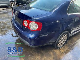 Volkswagen Jetta Jetta III (1K2), Sedan, 2005 / 2010 1.6 FSI 16V picture 14
