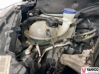 Peugeot 208  picture 4