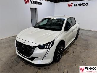 krockskadad bil auto Peugeot 208  2022/8