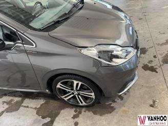 Peugeot 208  picture 7