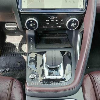 Jaguar E-Pace P 300E AWD picture 10