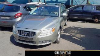 Vrakbiler auto Volvo V-70 V70 (BW), Combi, 2007 / 2016 2.4 D 20V 2008/4