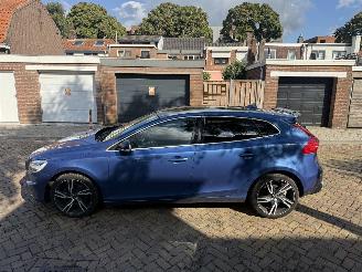 Volvo V-40 2.0 T4 R DESIGN Sport picture 13