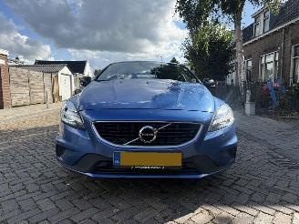 Volvo V-40 2.0 T4 R DESIGN Sport picture 2
