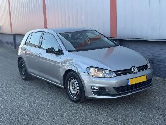 skadebil auto Volkswagen Golf 1.0 TSI Edition 2016/1
