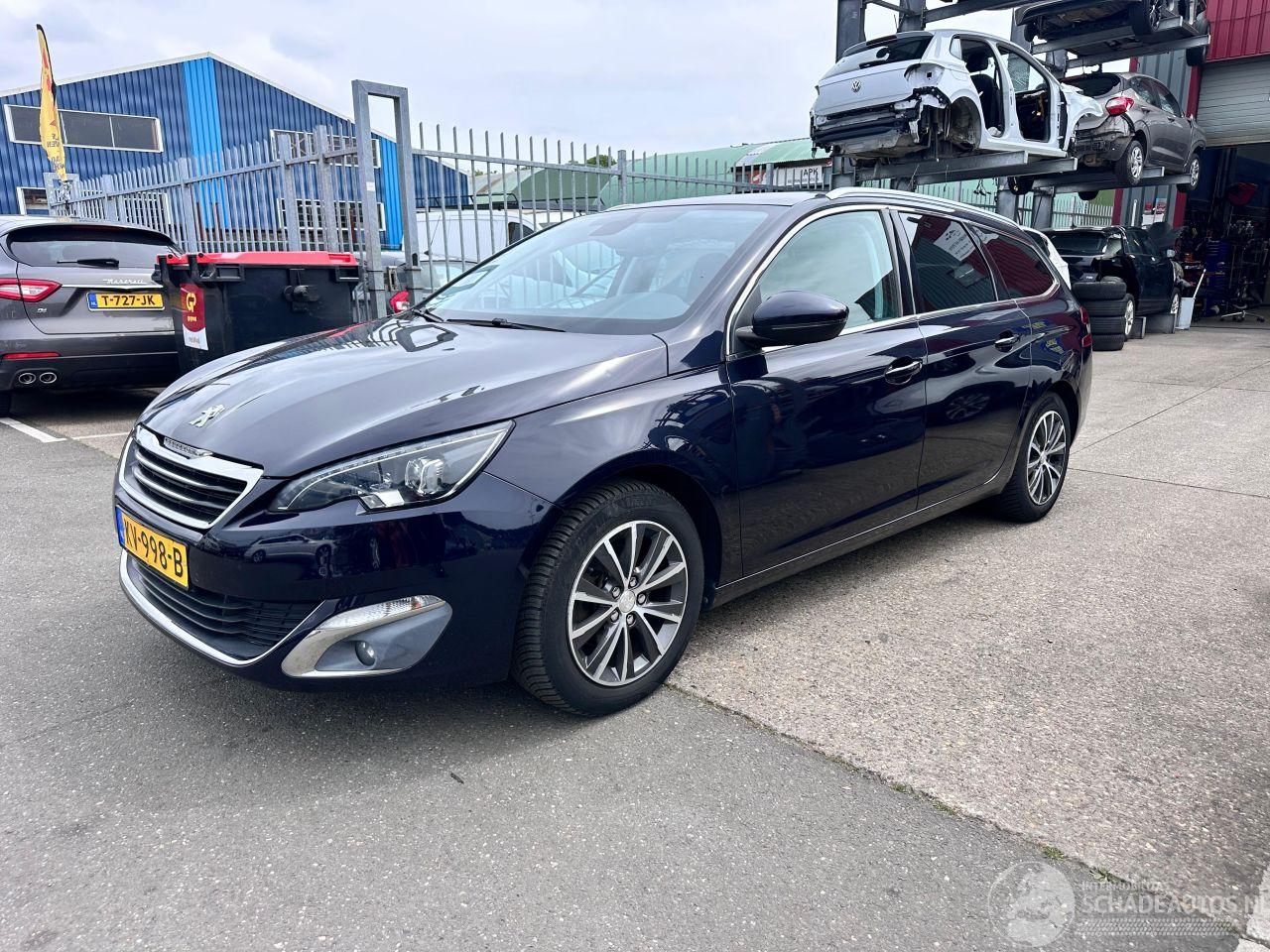 Peugeot 308 1.2 PURETECH ALLURE / PANO