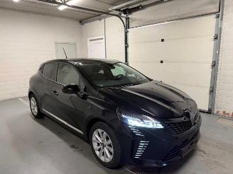 uszkodzony samochody osobowe Renault Clio  2025/7