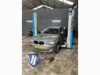 Voiture accidenté BMW 1-serie 1 serie (E81), Hatchback 3-drs, 2006 / 2012 118i 16V 2010/12