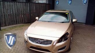 Uttjänta bilar auto Volvo S-60 S60 II (FS), Sedan, 2010 / 2018 2.0 D3 20V 2011