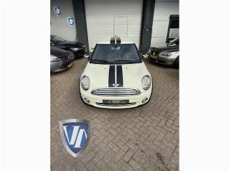 Vrakbiler auto Mini Cooper Mini (R56), Hatchback, 2006 / 2013 1.6 16V One 2010/8