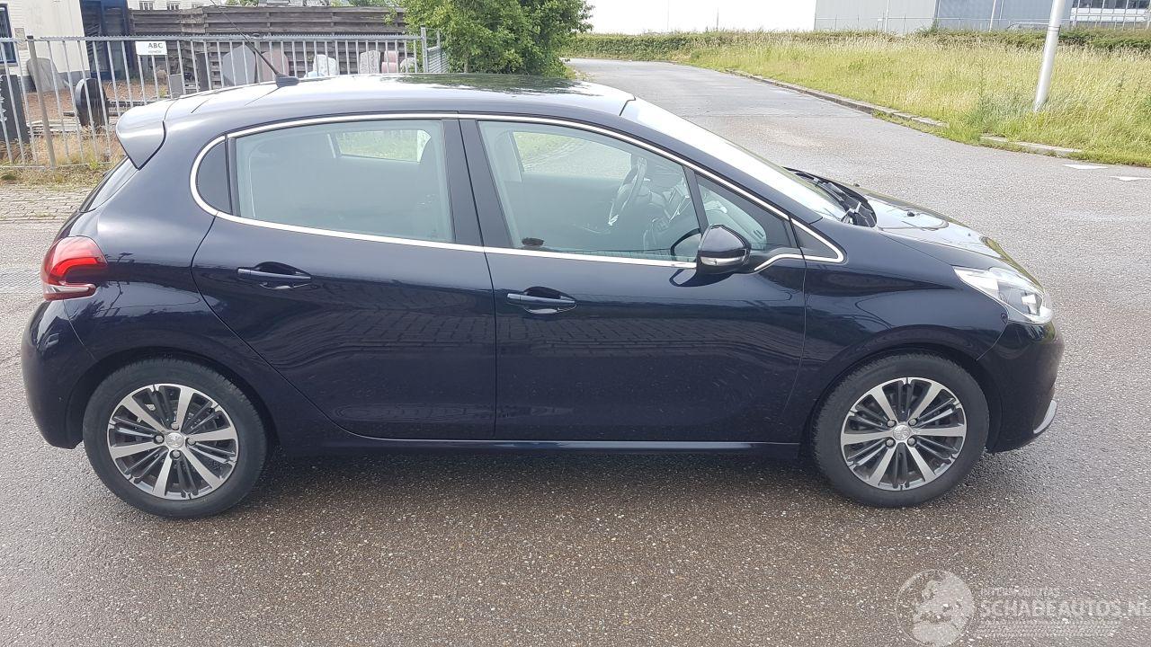 Peugeot 208 ALLURE  110PK