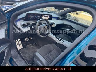 Peugeot 5008 Hybrid 145 GT AUTO 7-Personen picture 15